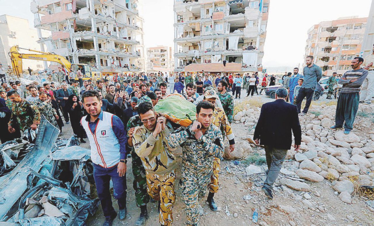 Più del sisma, l’embargo. Curdi feriti e senza cure