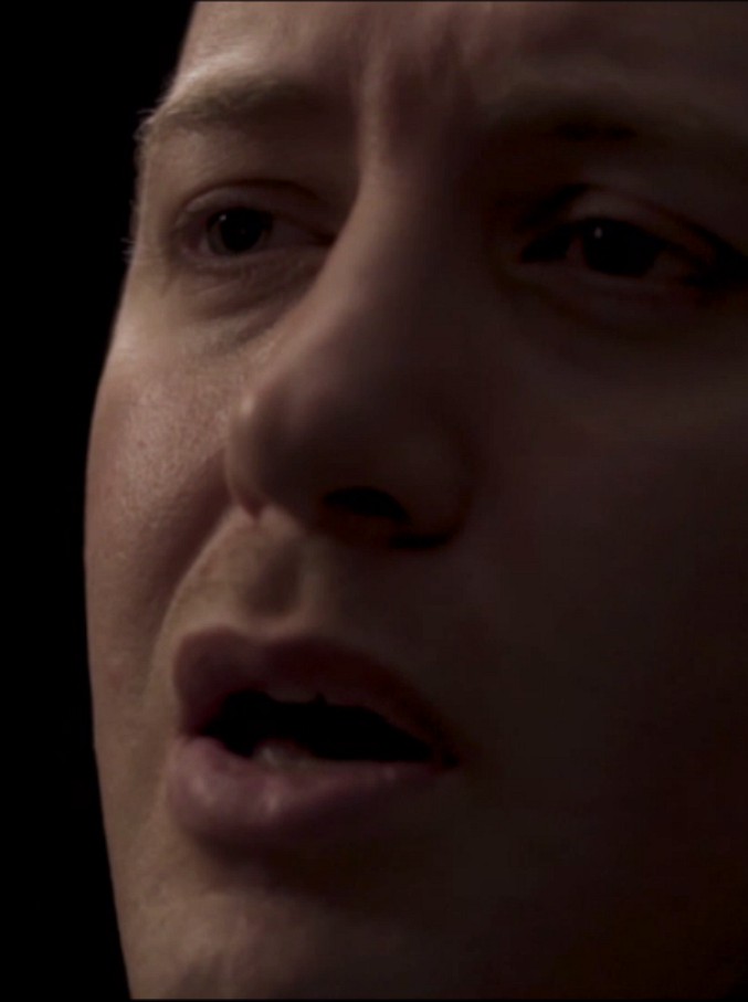 Copertina di Strage di Lampedusa, su Sky il film-inchiesta che racconta la tragedia di tre padri: “Le nostre vite stravolte”