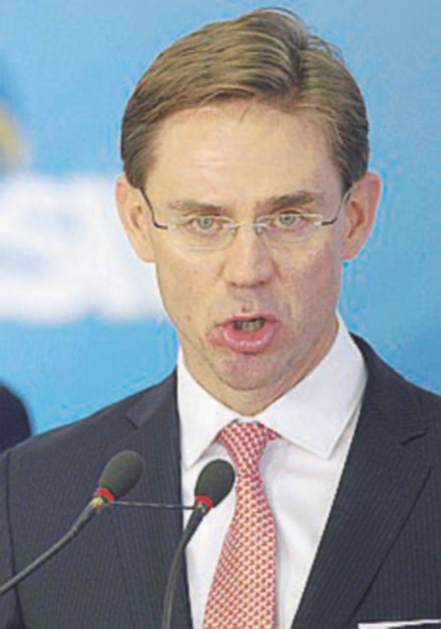 Conti pubblici, Italia sotto vincolo. L’Ue: “Decisione a maggio”