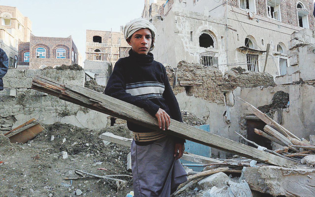 Proiettili e colera - Bambini e ragazzi vittime inermi di conflitti a fuoco e malattie - Ansa Tra bombe e aiuti umanitari italiani double-face in Yemen