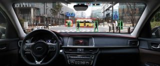 Copertina di UE, approvata proposta per l’obbligo di sistemi di guida assistita sulle auto nuove