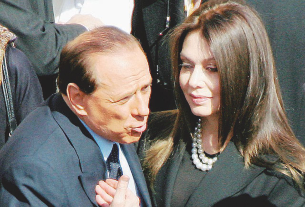 Copertina di Berlusconi fa bingo: “Veronica adesso deve restituirgli 60 milioni”