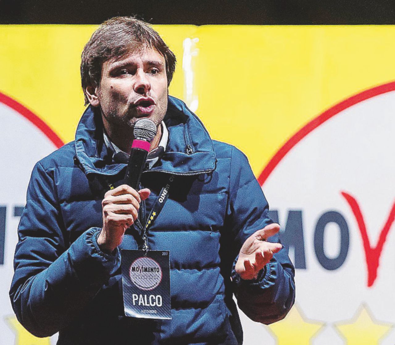 M5s, Di Battista si tira fuori: “Tra i miei sogni c’è la scrittura”. Ora Di Maio è più solo