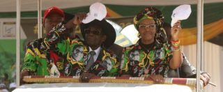 Copertina di Zimbabwe, Robert Mugabe rassegna le dimissioni dopo 37 anni al potere. “Ora libere elezioni”