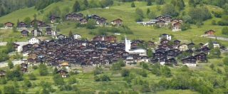 Copertina di Albinen, il Comune svizzero che paga i nuovi residenti: 21mila euro a ogni persona che si trasferisce
