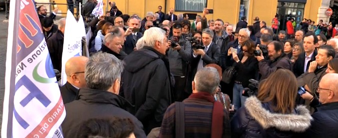 Copertina di Intercettazioni e carcere per giornalisti, Fnsi e Odg in piazza: “Dopo solidarietà per violenze, si fanno leggi liberticide”