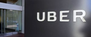 Copertina di Uber, rubati i dati di 57 milioni di clienti nel 2016. “L’azienda ha pagato un riscatto”