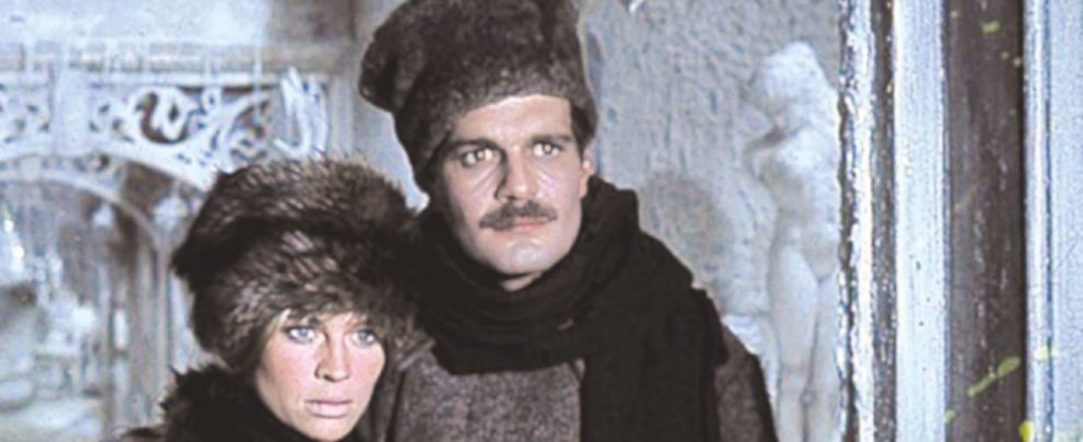La trasposizione in sala - Omar Sharif e Julie Christie in una foto di scena del film “Dottor Zivago” di Lean (1965) Il dottor Zivago. I primi sessant’anni di un azzardo italiano