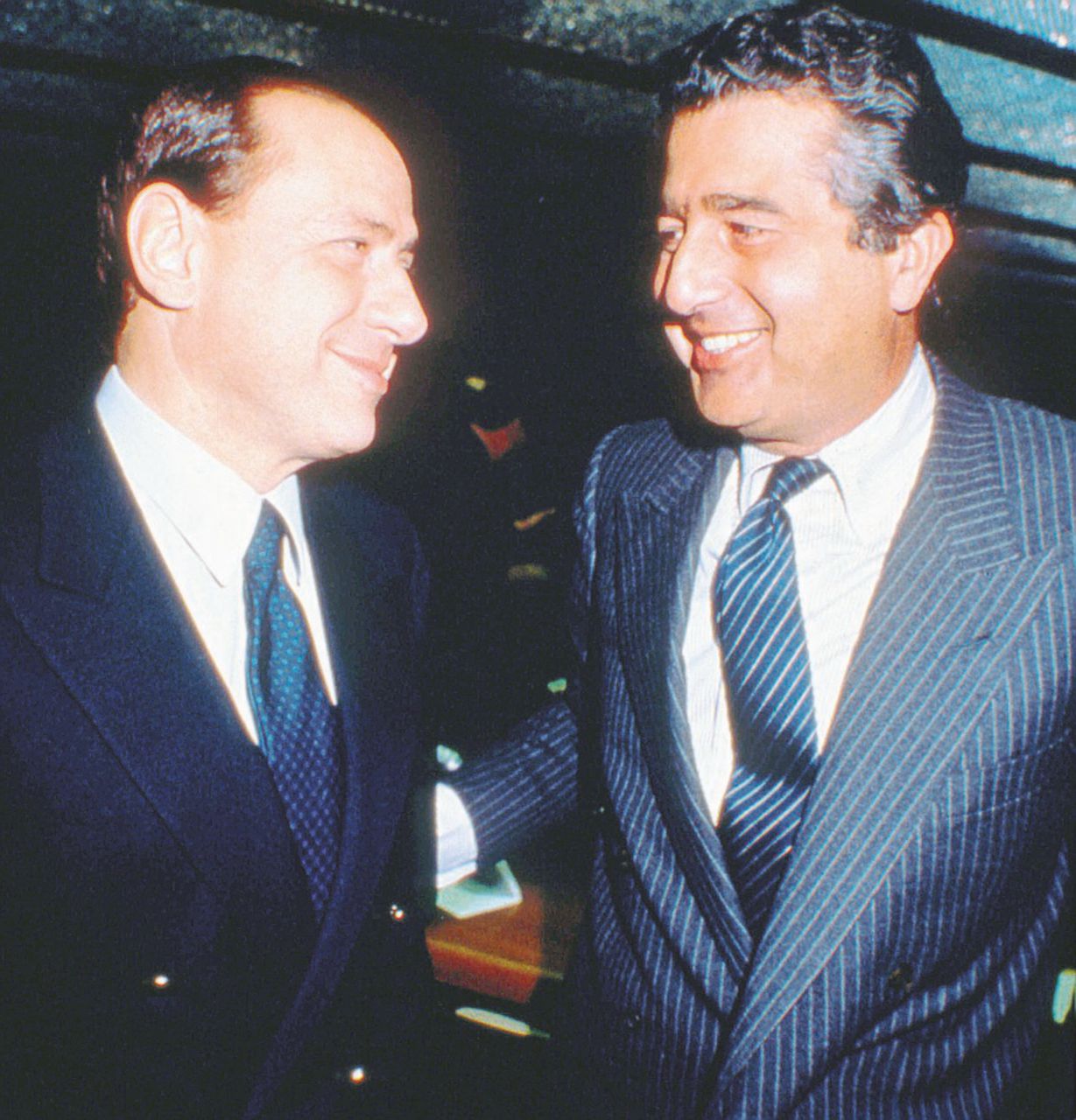 Affari e grandi guerre, il triangolo fra Silvio, il fondatore e l’editore