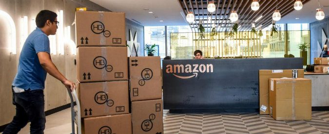 Black friday, scioperano i dipendenti di Amazon: dove tutto è tanto veloce che sfuggono i diritti