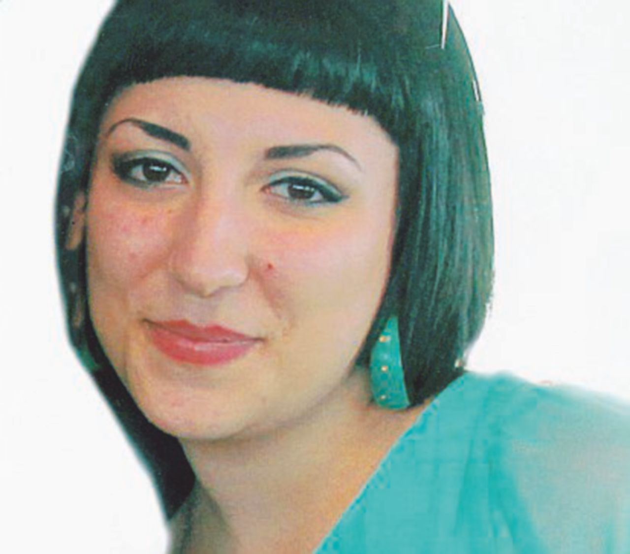 Si impicca una barista di 22 anni. Indagati tre amici per estorsione: “Un ricatto con un video hard”