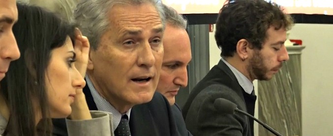 Copertina di Raggi ospita Rutelli in Campidoglio, che la ringrazia così: “Contento che porti avanti le mie iniziative”