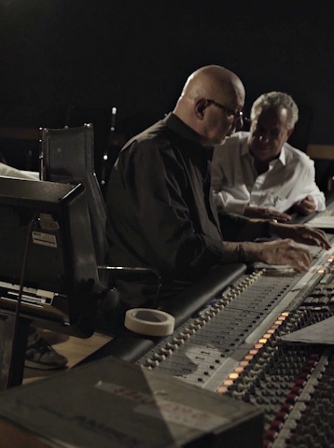 Copertina di 33 giri – Italian masters, appuntamento con Guccini: “Ecco come nacquero i brani storici di Radici”. La clip in anteprima