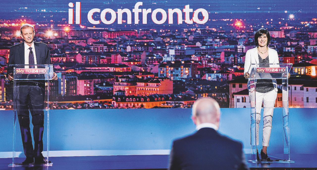 Adesso il Pd s’inventa la “soglia Fassino” nella legge per i sindaci: si vince col 40%