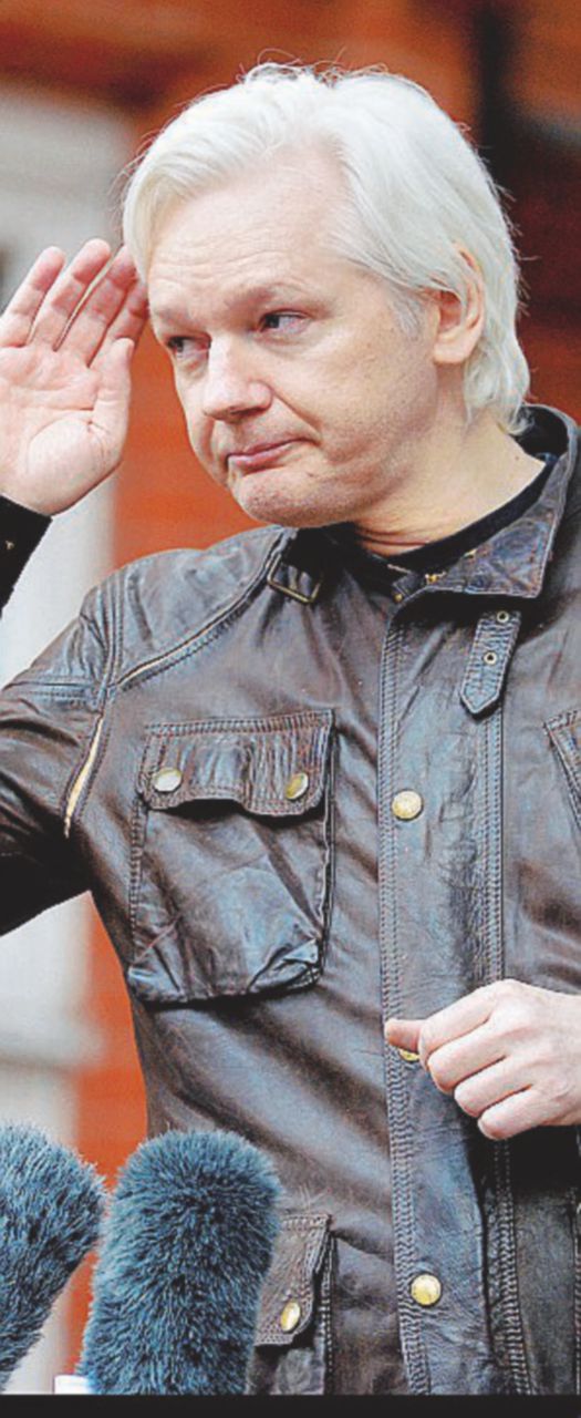 Copertina di Da Assange al Dalai Lama, il club degli “esclusi”