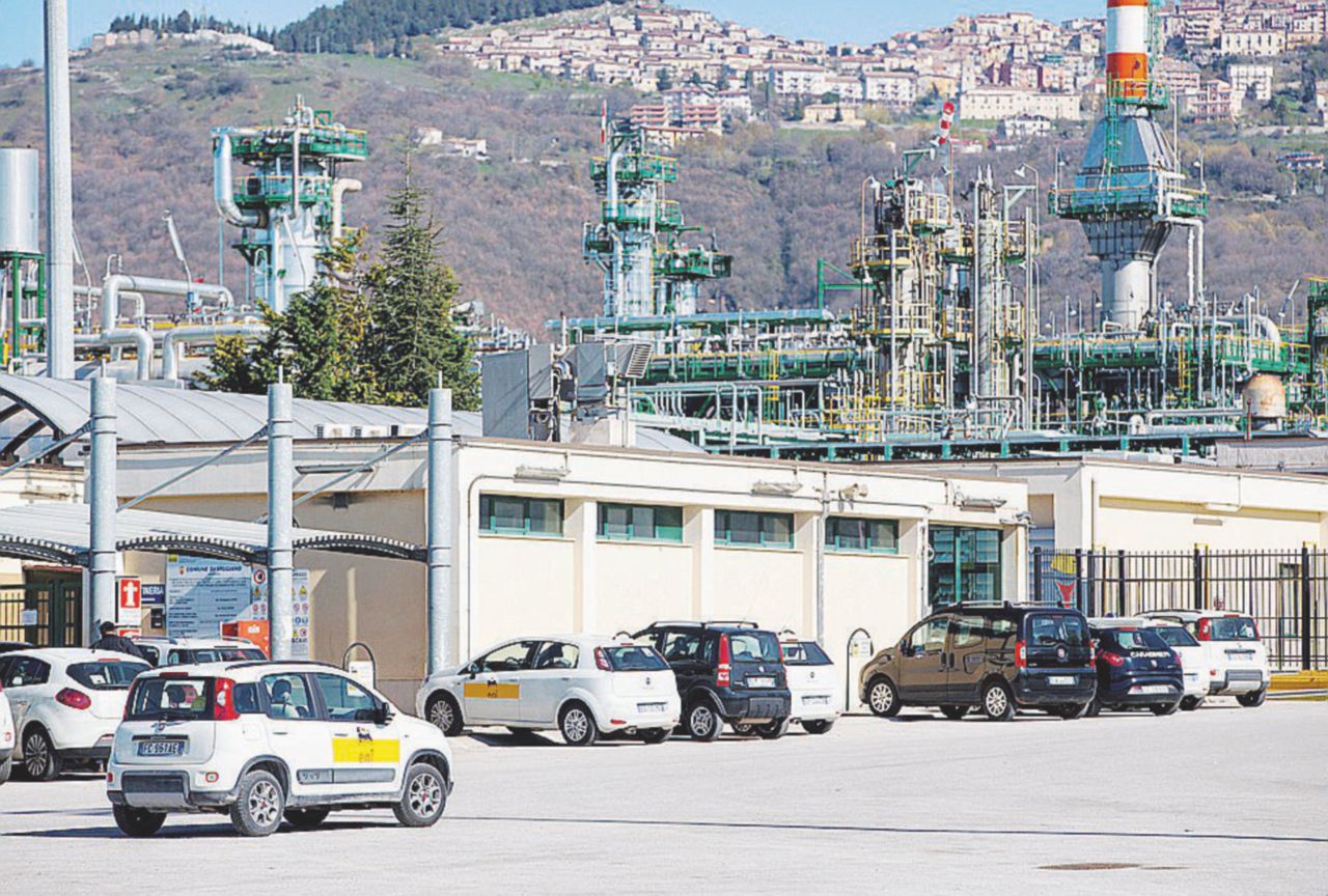 Gianluca Griffa, la madre dell’ingegnere Eni responsabile a Viggiano: “Tenuti all’oscuro dell’autopsia”