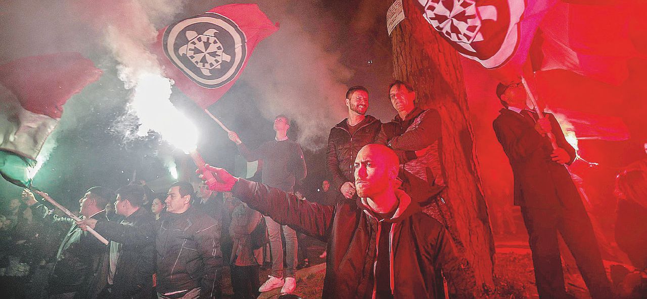 Copertina di Casa Pound al 9% a Ostia. Ora punta al Parlamento