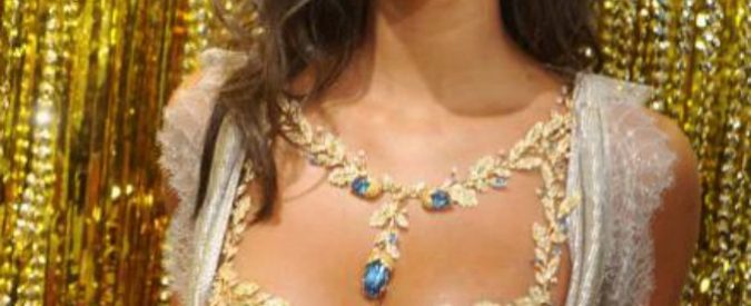 Victoria’s Secret, la super modella Lais Ribeiro indossa il reggiseno gioiello da due milioni di euro