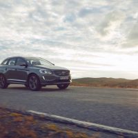 Volvo XC60 front 3/4 driving
