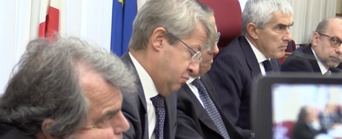 Copertina di Banche, scintille tra Casini e M5s: “Girotto, con queste domande lei ridicolizza la nostra commissione”