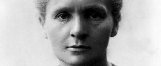 Copertina di Marie Curie, 150 anni fa nasceva la donna che vinse due premi Nobel: “La vita? Bisogna solo capirla”