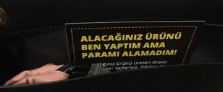 Copertina di Istanbul, un biglietto sulle etichette di capi Zara: “Questo prodotto non è stato pagato”. L’azienda: “Creato un fondo”