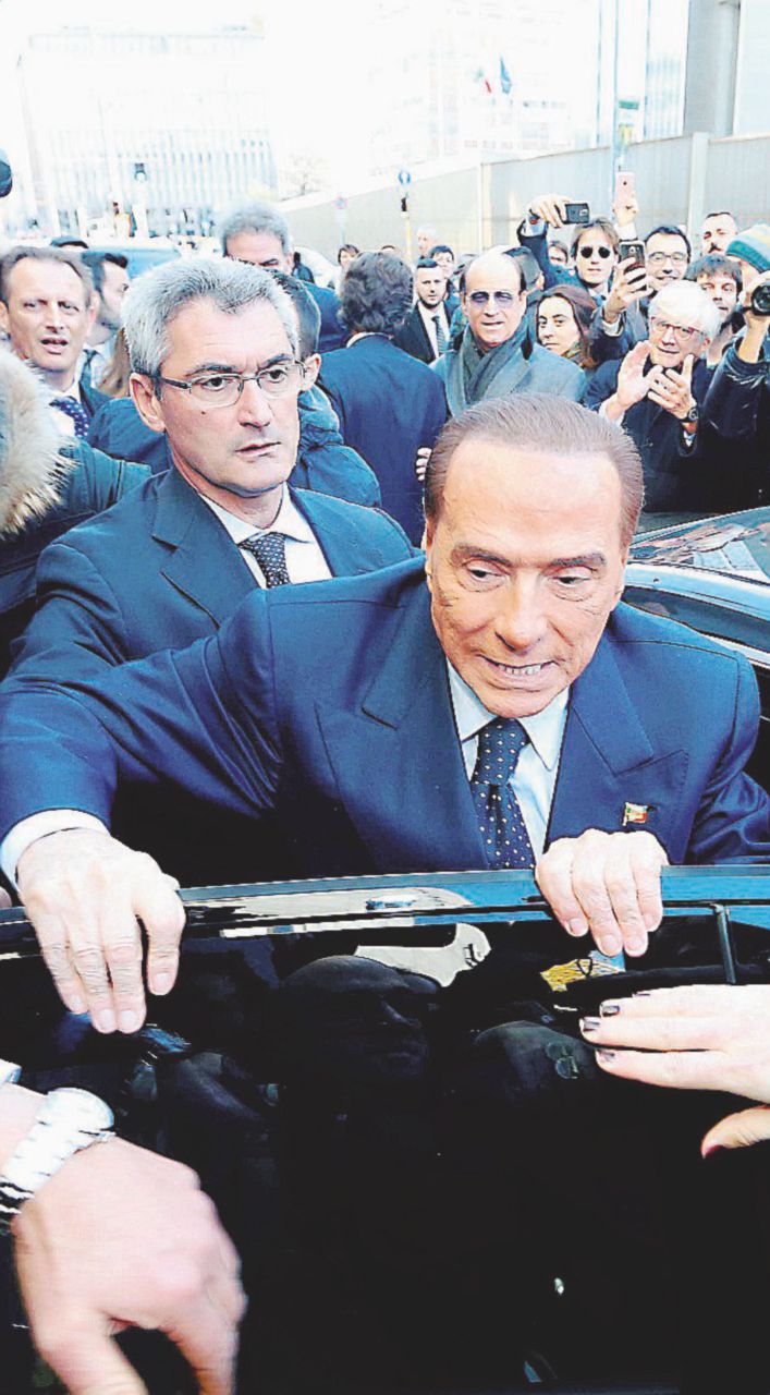 Un altro classico di Berlusconi: va a processo per corruzione