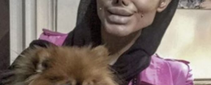 Sahar Tabar, la 22enne che vuole somigliare ad Angelina Jolie: ecco cosa ha fatto. Critiche su Instagram