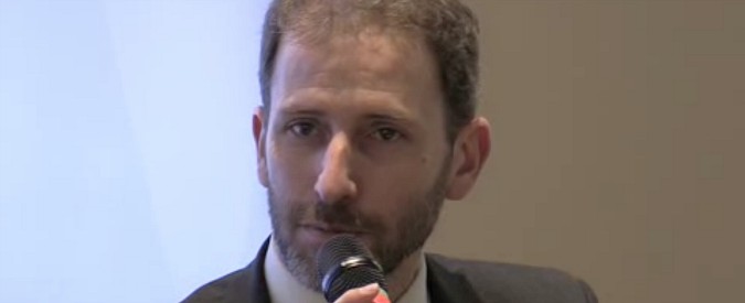 Copertina di Fake news, Davide Casaleggio: “Tema legato soprattutto ai media tradizionali”