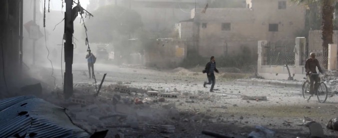 Siria, l’assedio infinito alla Ghouta: in 400mila sotto le bombe: “Restiamo in vita mangiando il cibo degli animali”