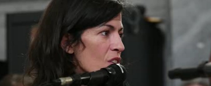 Copertina di Dj Fabo, la fidanzata Valeria al processo Cappato: “Mi diceva ma che vita è questa?”