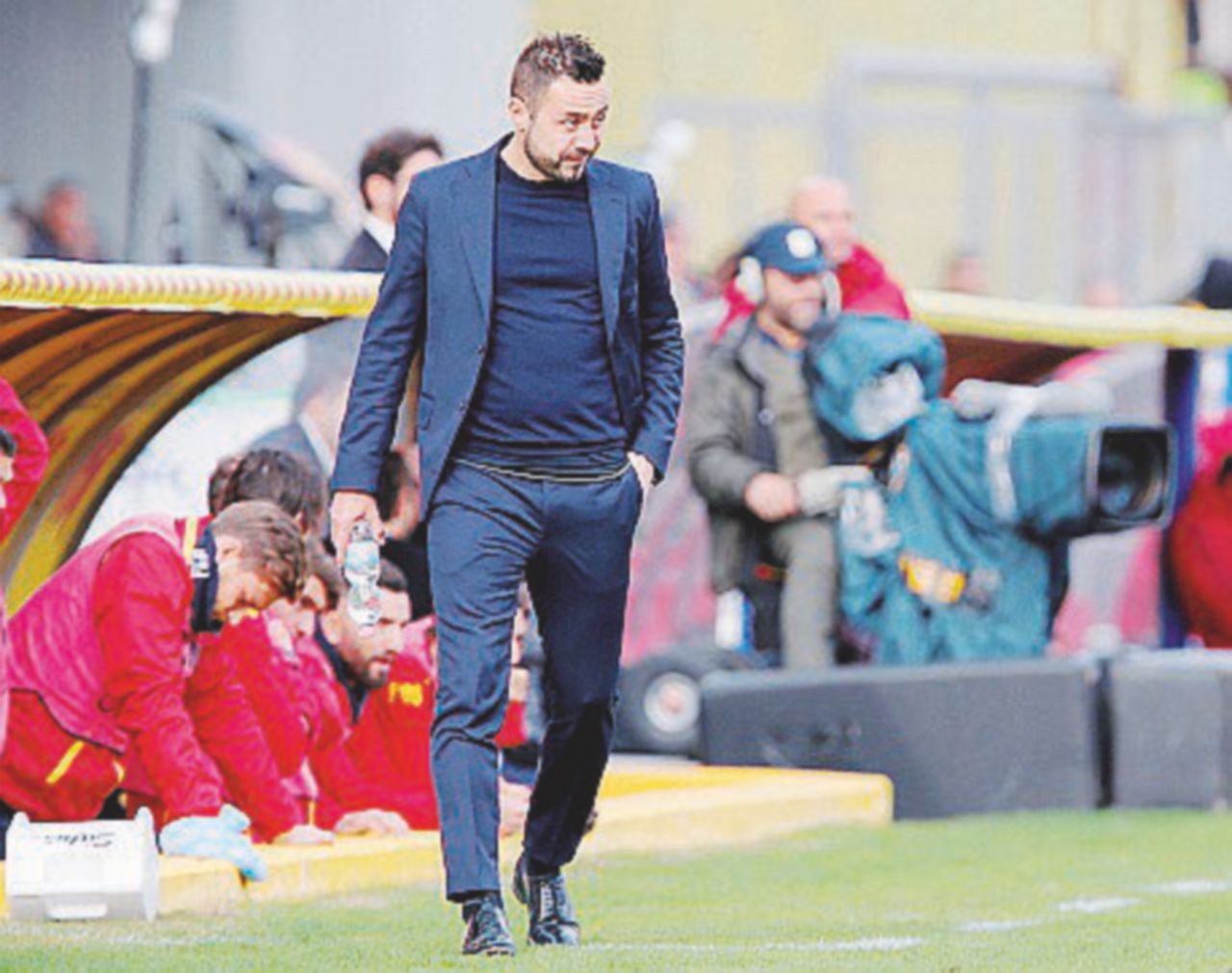 Mister - De Zerbi è al Benevento - Ansa Foggia Calcio, mafia e riciclaggio. In cella vicepresidente onorario: “Soldi in nero anche a De Zerbi”