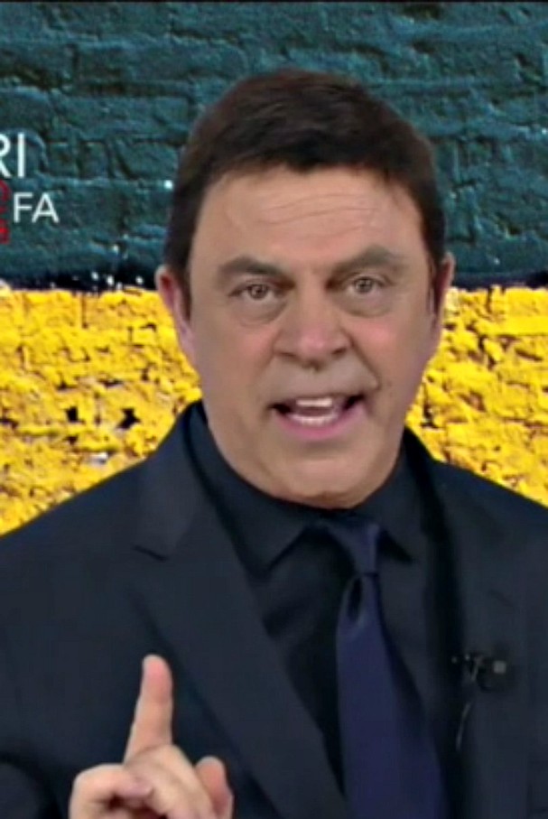 Copertina di Crozza-Renzi e il rancore verso chi l’ha abbandonato: “Marchionne? Lo adoro, soprattutto quest’anno che ha vinto la Formula 1…”