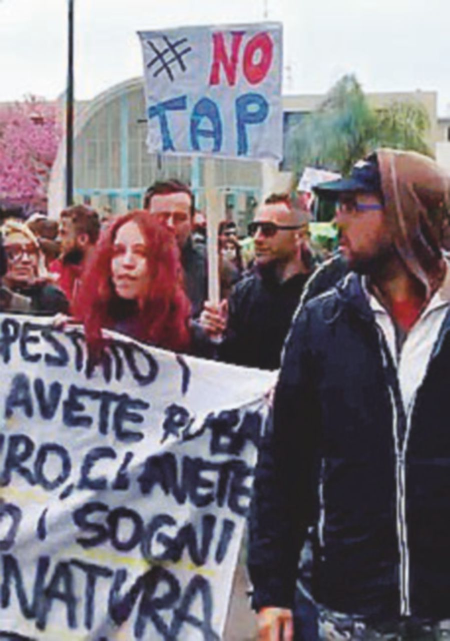 Melendugno, 2000 persone manifestano contro il Tap Melendugno, 2000 persone manifestano contro il Tap