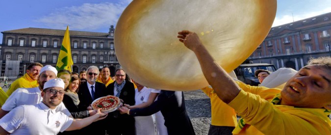 Unesco: “Pizza napoletana patrimonio dell’umanità, arte è strumento contro la marginalità sociale”. Napoli in festa
