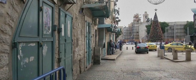 Copertina di Gerusalemme, sciopero generale contro Trump: scuole e negozi chiusi nei territori palestinesi