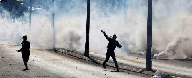 Copertina di Gerusalemme capitale, scontri in Cisgiordania: un morto. Raid aerei di Israele. Scontro tra Onu e Usa