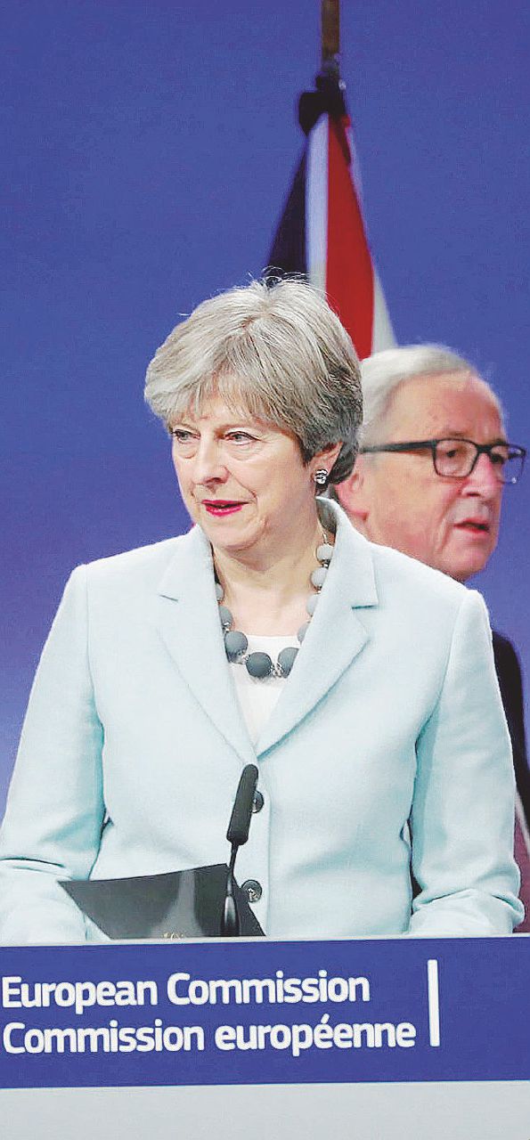 Duo - May e Juncker. May, un accordo a ostacoli per non finire nelle grinfie Ue