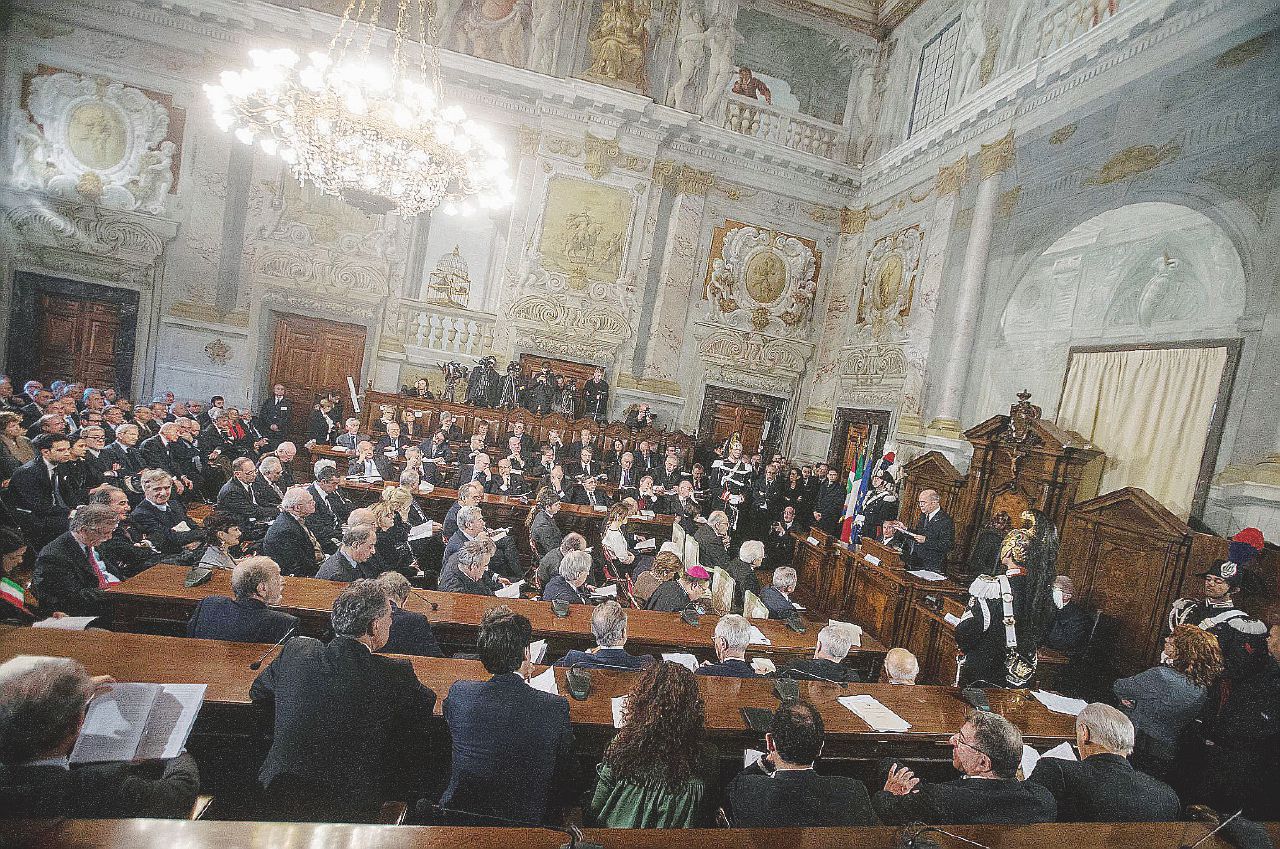 Il caso della scuola “allegra”. Un’altra toga rischia il posto