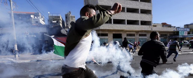 Copertina di Gerusalemme, si infiammano i Territori. Esercito israeliano: ‘Scontri in 20 punti’. Raid su Gaza: ‘Uccisi 2 membri di Hamas’