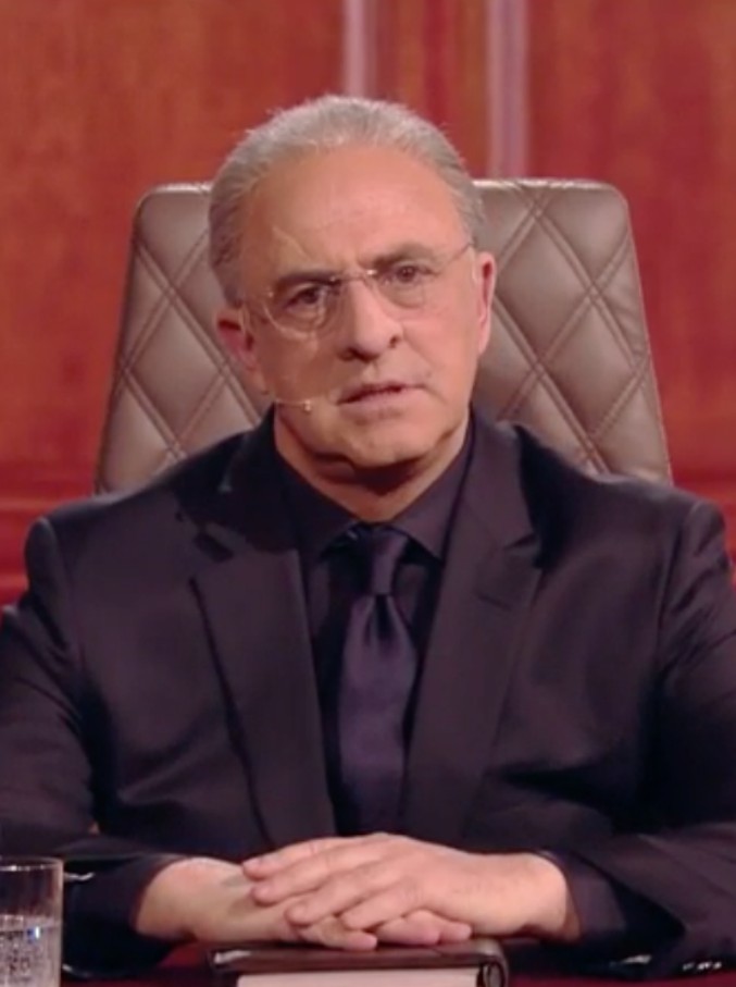 Copertina di Crozza-De Luca si difende dalle critiche: “Ritardi sull’ospedale del mare? Prima di me solo palafitte abusive”