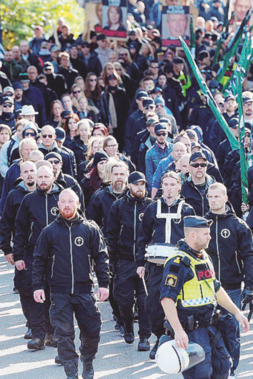 - Un corteo Nmr a Goteborg - Ansa Movimento Nordico di Resistenza, la marea nera dilaga in Scandinavia