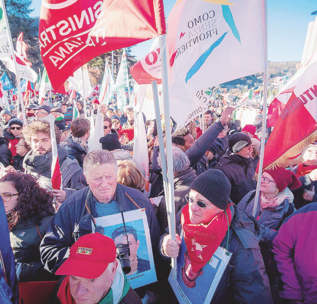 Como, diecimila bandiere nel nome dell’antifascismo Como, diecimila bandiere nel nome dell’antifascismo