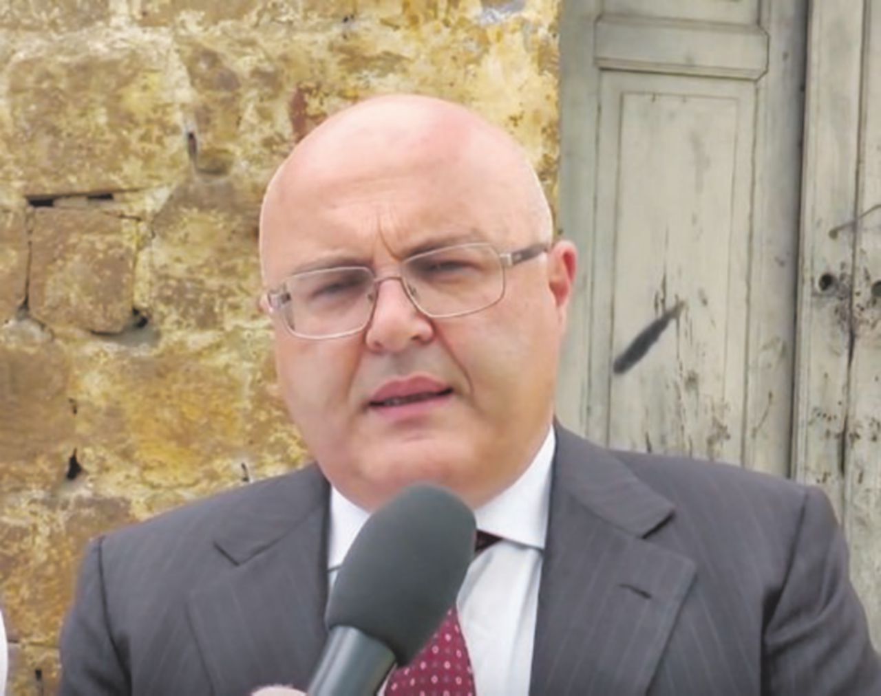 Nel mirino - Antonello Velardi Marcianise, il sindaco Velardi minacciato su Facebook “Arrivano da gruppi di potere”