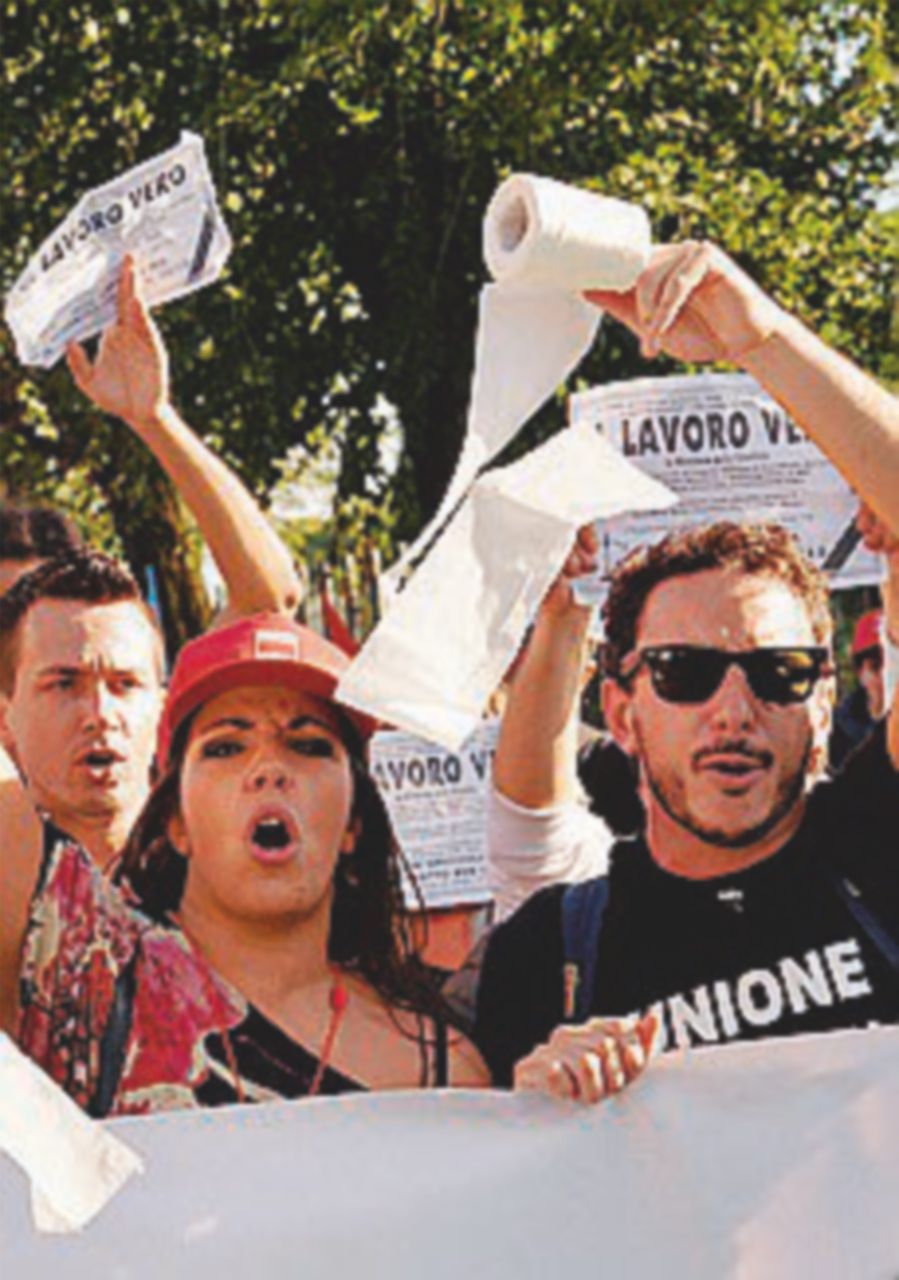 Occupazione, i dati congiunti: voucher e crollo under 35 Occupazione, i dati congiunti: voucher e crollo under 35