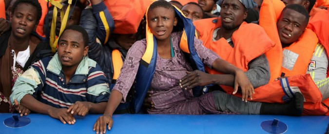 Libia, la denuncia di Amnesty: “Governi Ue complici della tortura e degli abusi commessi sui migranti”