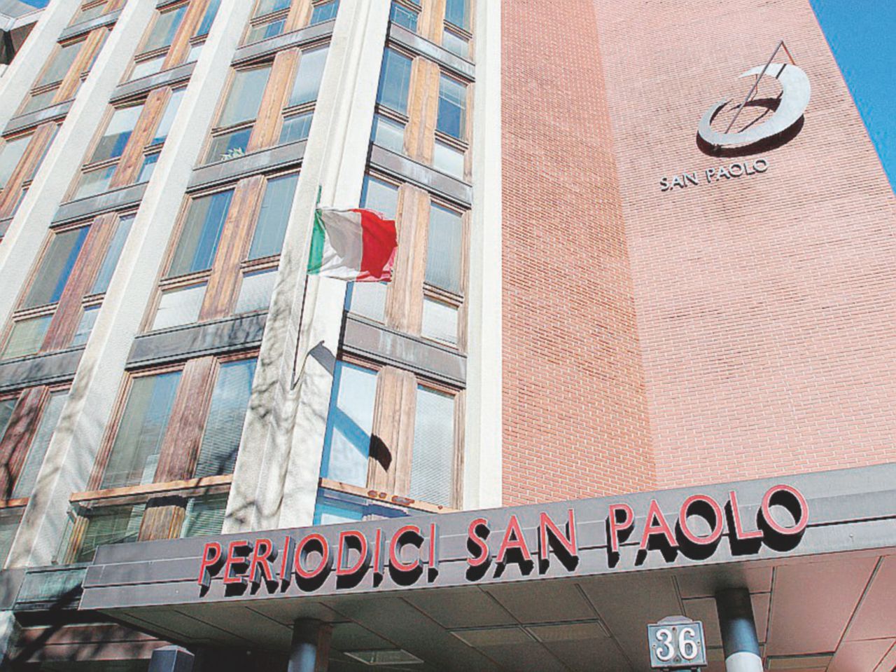 Il palazzo di Periodici San Paolo in viale Giotto a Milano - Ansa Famiglia Cristiana, la redazione domani sciopera e digiuna: “L’azienda continua a umiliarci”