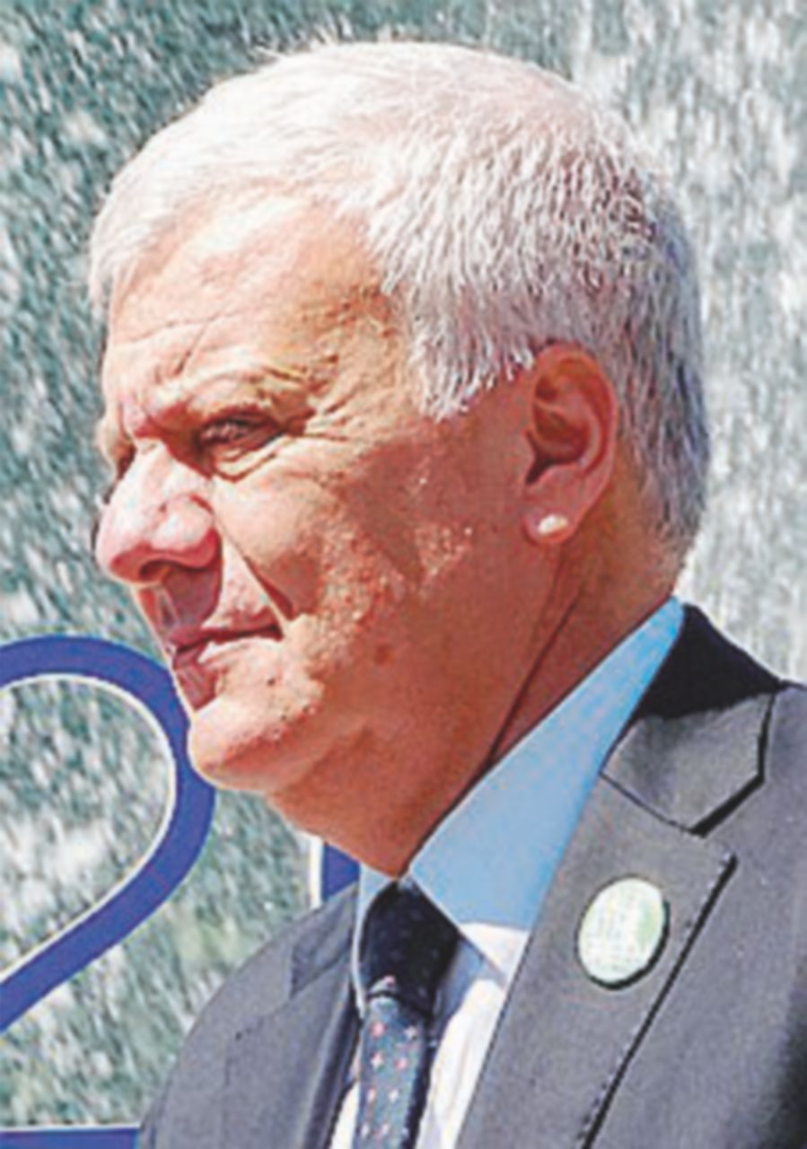 Copertina di Clima, Galletti:  “Il mondo va avanti anche senza gli Usa”