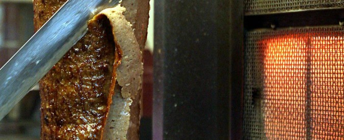 Kebab ai fosfati, Bruxelles boccia divieto: Forza Italia e Ap votano contro lo stop