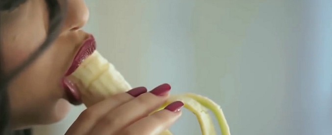 Copertina di Video troppo sexy, cantante egiziana condannata a due anni di carcere per “istigazione alla depravazione”